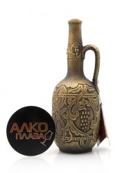 Азербайджанское вино Золотой Баку Серия Габалинская Долина 0.75 л в керамической бутылке