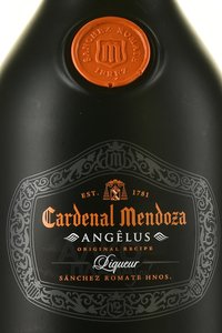 Cardenal Mendoza Angelus Gift Box - ликер Кардинал Мендоза Анхелус 0.7 л в п/у