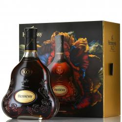 Hennessy XO gift box End of Year 2020 - коньяк Хеннесси XO в подарочной коробке Конец Года 2020 0.7 л в п/у