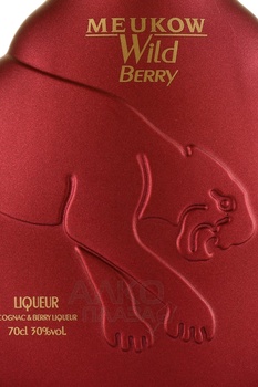 Meukow Wild Berry - ликер Меуков Уайлд Берри 0.7 л