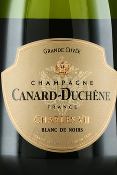 Champagne Canard-Duchene Charles VII Blanc de Noirs - шампанское Шампань Канар-Дюшен Шарль 7 Блан де Нуар 2018 год 0.75 л белое брют в п/у