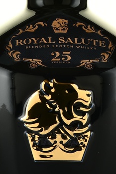 Chivas Royal Salute 25 Years Old The Treasured Blend - виски Чивас Роял Салют 25 лет Трежеред Бленд 0.7 л в п/у