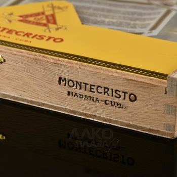 Montecristo Wide Edmundo - сигары Монтекристо Вайд Эдмундо