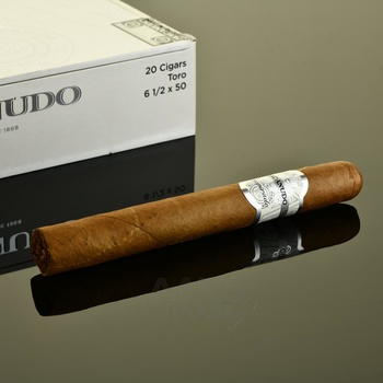 Macanudo Inspirado White Toro - сигары Маканудо Инспирадо Уайт Торо