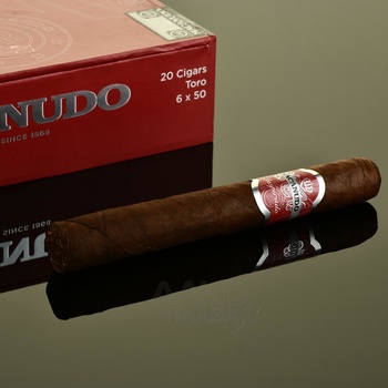 Macanudo Inspirado Red Toro - сигары Маканудо Инспирадо Ред Торо