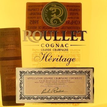 Roullet Heritage Grande Champagne gift box - коньяк Рулле Эритаж Гранд Шампань 0.7 л в п/у с деревянной рамкой