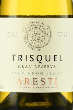 Aresti Trisquel Gran Reserva Sauvignon Blanc - вино Арести Трискель Гран Резерва Совиньон Блан 2023 год 0.75 л белое сухое