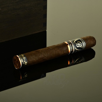 Balmoral Anejo XO Oscuro Gran Toro - сигары Балморал Аньехо ХО Оскуро Гран Торо