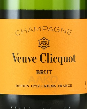 Veuve Clicquot Ponsardin - шампанское Вдова Клико Понсардин 2019 год 0.75 л белое брют в охлаждающем тубусе