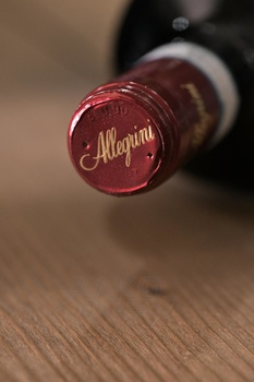 Allegrini Valpolicella - вино Аллегрини Вальполичелла 0.75 л красное сухое