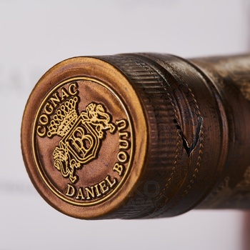 Daniel Bouju Napoleon Grand Champagne in gift box - коньяк Даниэль Бужу Наполеон Гран Шампань 0.7 л в п/у