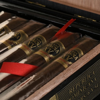 Casa Magna Colorado XV Anniversary - сигары Каса Магна Колорадо Анниверсари XV