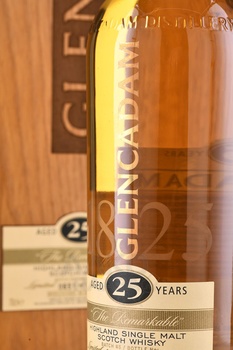 Glencadam 25 Years Old - виски Гленкадам 25 лет 0.7 л в д/у