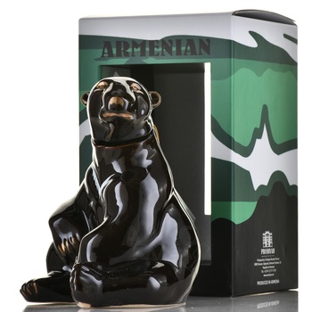 Коньяк КВ Семь звезд 7 лет сувенирная бутылка Русский Медведь 0.5 л п/у