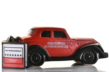 Коньяк КВ Семь звезд 7 лет сувенирная бутылка Ретро Автомобиль 0.5 л п/у