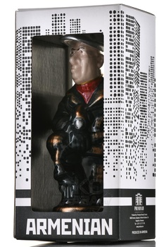 Коньяк КВ Семь звезд 7 лет сувенирная бутылка Шахтер 0.33 л п/у