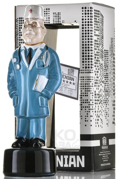 Коньяк КВ Семь звезд 7 лет сувенирная бутылка Врач 0.33 л п/у