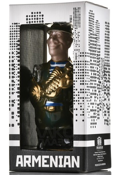 Коньяк КВ Семь звезд 7 лет сувенирная бутылка Рыбак 0.33 л п/у