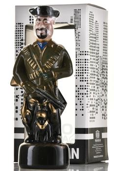 Коньяк КВ Семь звезд 7 лет сувенирная бутылка Охотник 0.33 л п/у