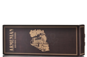 Коньяк Пять звезд 5 лет Паровоз сувенирная бутылка 0.5 л п/у