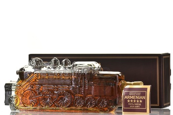 Коньяк Пять звезд 5 лет Паровоз сувенирная бутылка 0.5 л п/у