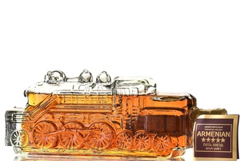 Коньяк Пять звезд 5 лет Паровоз сувенирная бутылка 0.5 л п/у