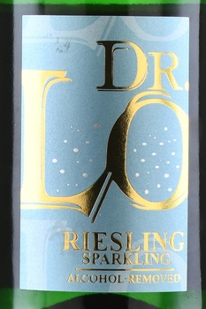 Dr. Lo Riesling Alcohol Free - вино игристое безалкогольное Др. Ло Рислинг 0.75 л белое полусладкое