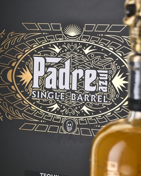 Padre Azul Single Barrel Anejo - текила Падре Азул Аньехо Сингл Баррел в п/у + 2 стакана 0.7 л