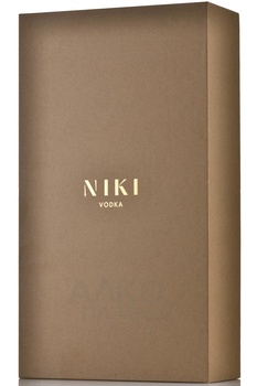 Niki Pure - водка Ники Пьюр 0.7 л в п/у набор + 2 рюмки