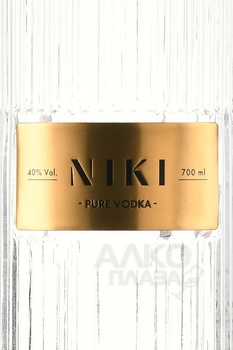 Niki Pure - водка Ники Пьюр 0.7 л в п/у набор + 2 рюмки