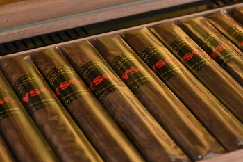 Gurkha Tyson Undisputed Habano Toro - сигары Гурка Тайсон Ундиспутед Хабано Торо