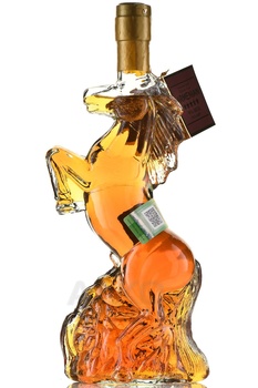 Коньяк Пять звезд 5 лет сувенирная бутылка Конь 0.5 л в п/у