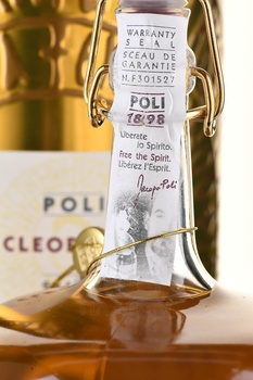 Poli Cleopatra Amarone Oro - граппа Поли Клеопатра Амароне Оро 0.7 л
