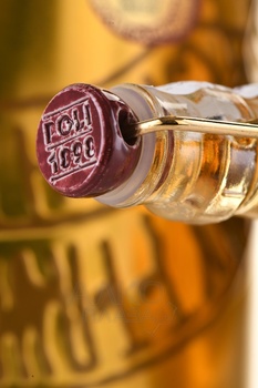 Poli Cleopatra Amarone Oro - граппа Поли Клеопатра Амароне Оро 0.7 л