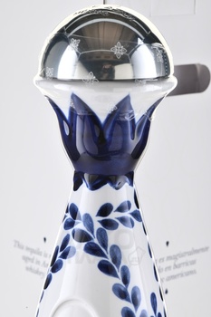 Clase Azul Reposado - текила Класе Азул Репосадо 0.75 л в п/у