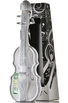 Коньяк КВ Семь звезд сувенирная бутылка Скрипка 0.5 л в п/у