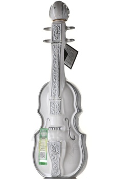 Коньяк КВ Семь звезд сувенирная бутылка Скрипка 0.5 л в п/у