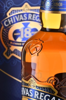 Chivas Regal 18 Years Old - виски Чивас  Ригал 18 лет 0.75 л в п/у