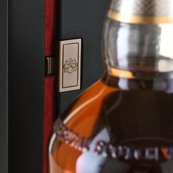 Chivas Regal 25 years - виски Чивас Ригал 25 лет 0.7 л