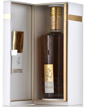 Leopold Gourmel Quintessence 30 Carats - коньяк Леопольд Гурмель Квинтессенс 30 Карат 0.7 л в п/у
