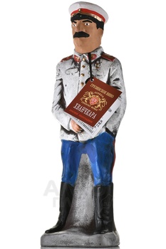 Вино Джорджиа Кантри Вайнс Хванчкара 1 л красное полусладкое в керамической фигурке Сталина