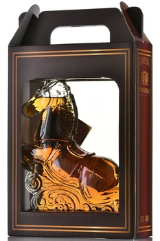 Коньяк Семь звезд 7 лет сувенирная бутылка Конь 0.5 л в п/у