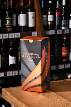 Cardenal Mendoza Angelus Gift Box - ликер Кардинал Мендоза Анхелус 0.7 л в п/у