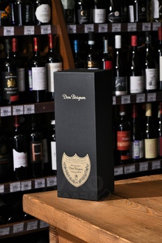 Dom Perignon Vintage gift box - шампанское Дом Периньон Винтаж 0.75 л в п/у