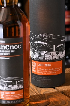 AnCnoc Lightly Smoky Peated Sherry Cask Finish 9 Years Old - виски АнНок Лайтли Смоки Питед Шерри Каск Финиш 9 лет 0.7 л в тубе