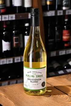 The Kauri Tree Sauvignon Blanc Hawkes Bay - вино Зе Каури Три Совиньон Блан Хокс Бей 2022 год 0.75 л белое сухое