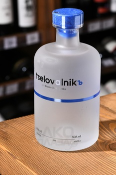Tselovalnikъ - водка Целовальник 0.5 л