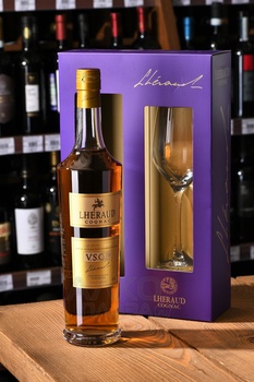 Lheraud Cognac VSOP - коньяк Леро ВСОП 0.7 л в п/у + 1 бокал