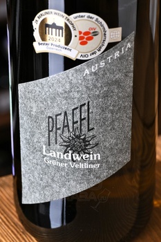 Pfaffl Gruner Veltliner Landwein - вино Пфаффль Ландвайн Грюнер Вельтлинер 1 л белое сухое