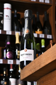 Taittinger Brut Reserve - шампанское Тэтенжэ Брют Резерв 0.375 л